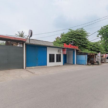 Reddoorz At Jalan Otista Karawang Hotel Exterior photo